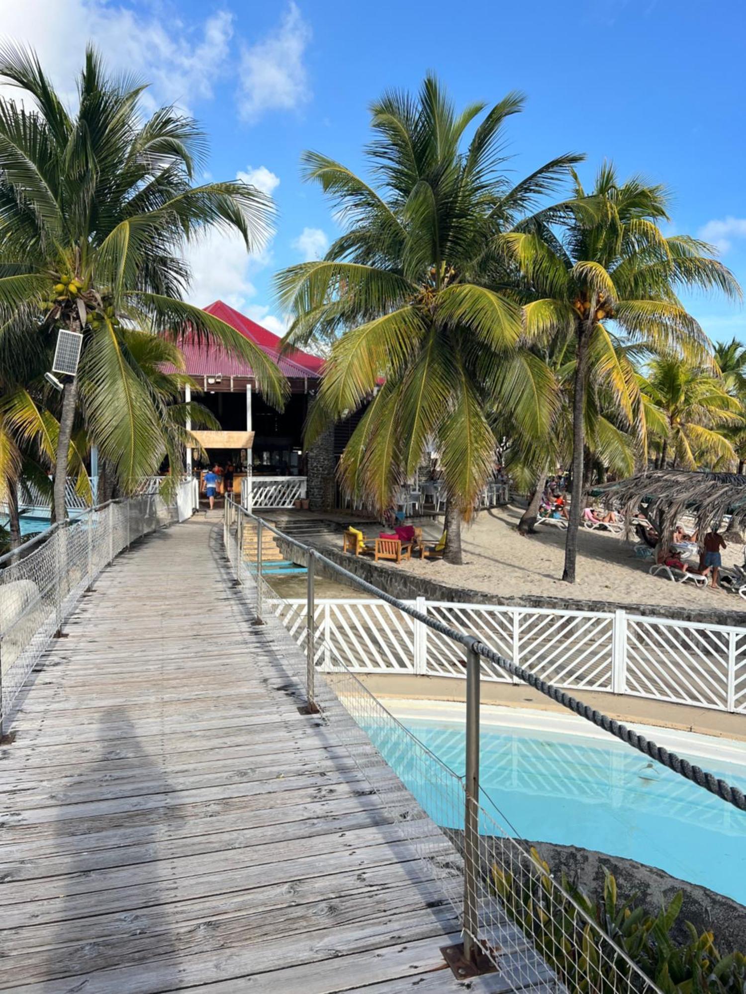 Studio Bord De Mer Avec Piscine - Le Manganao, Saint-Francois エクステリア 写真