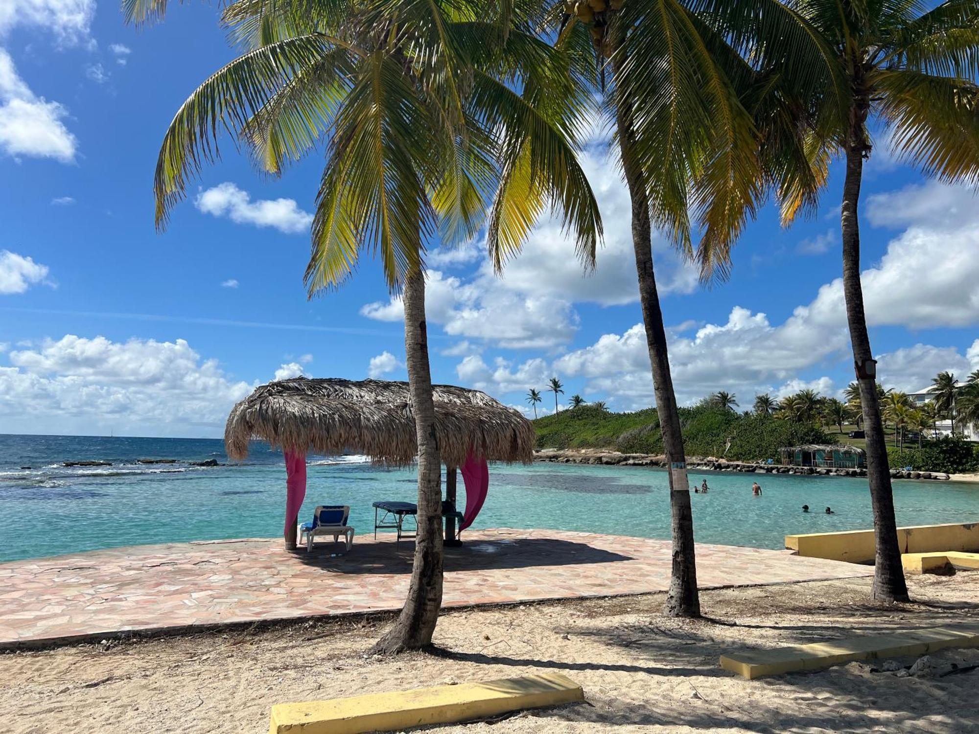 Studio Bord De Mer Avec Piscine - Le Manganao, Saint-Francois エクステリア 写真